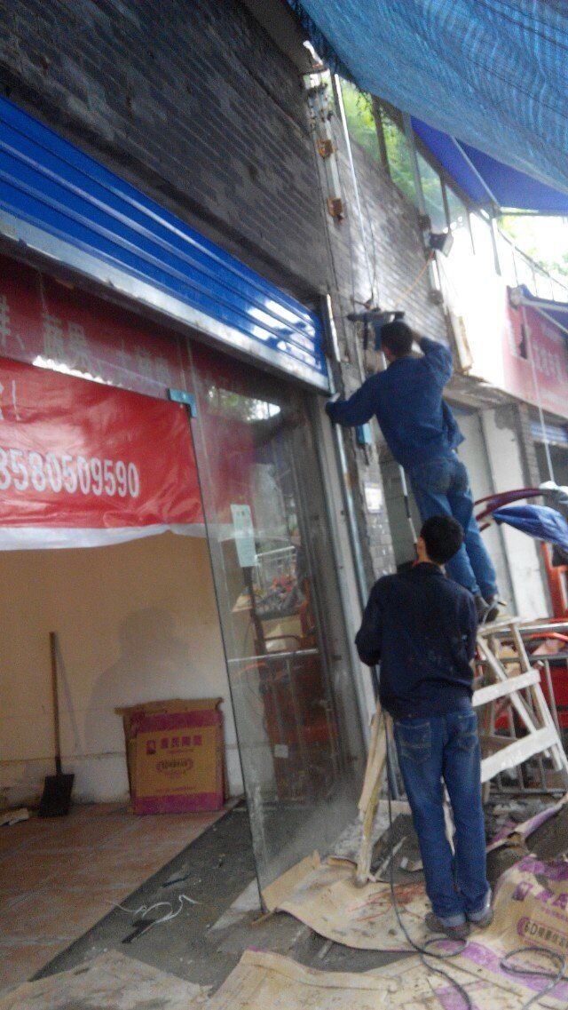  防火卷帘门施工现场五